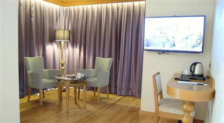 QUEEN OTEL - 10