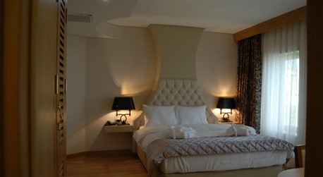 QUEEN OTEL - 13