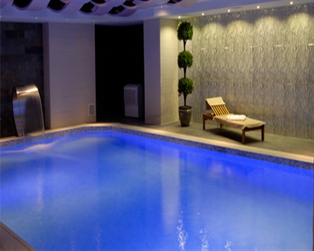 QUEEN OTEL - 16
